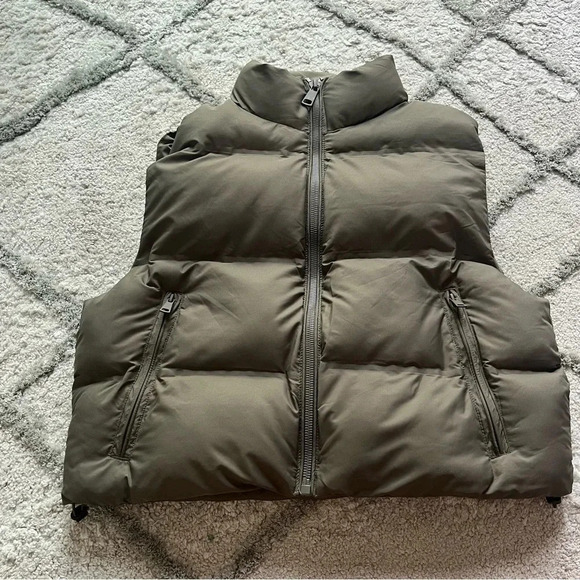 Zara  CROPPED QUILTED VEST Grey WATER AND WIND PROTECTION medium - Picture 1 of 9